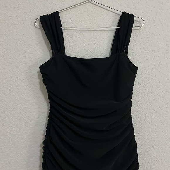 Elliatt Capra Dress - Picture 3 of 10